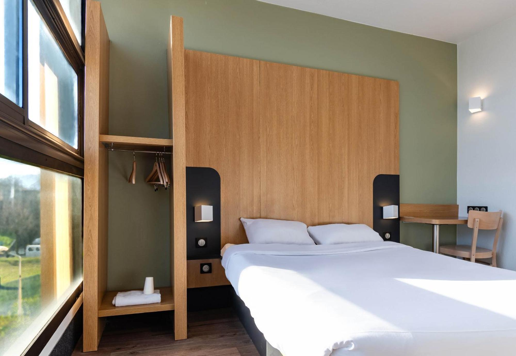 B&B Hotel Grenoble Centre Verlaine Bagian luar foto