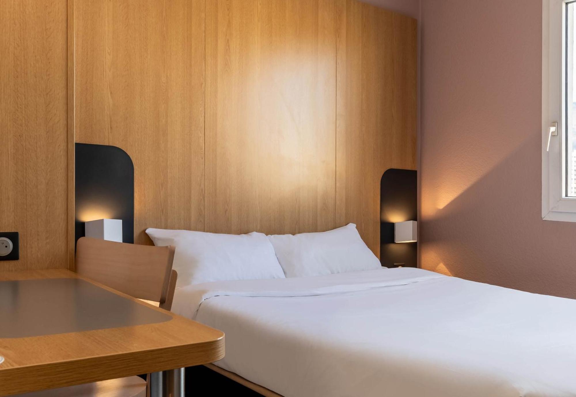 B&B Hotel Grenoble Centre Verlaine Bagian luar foto