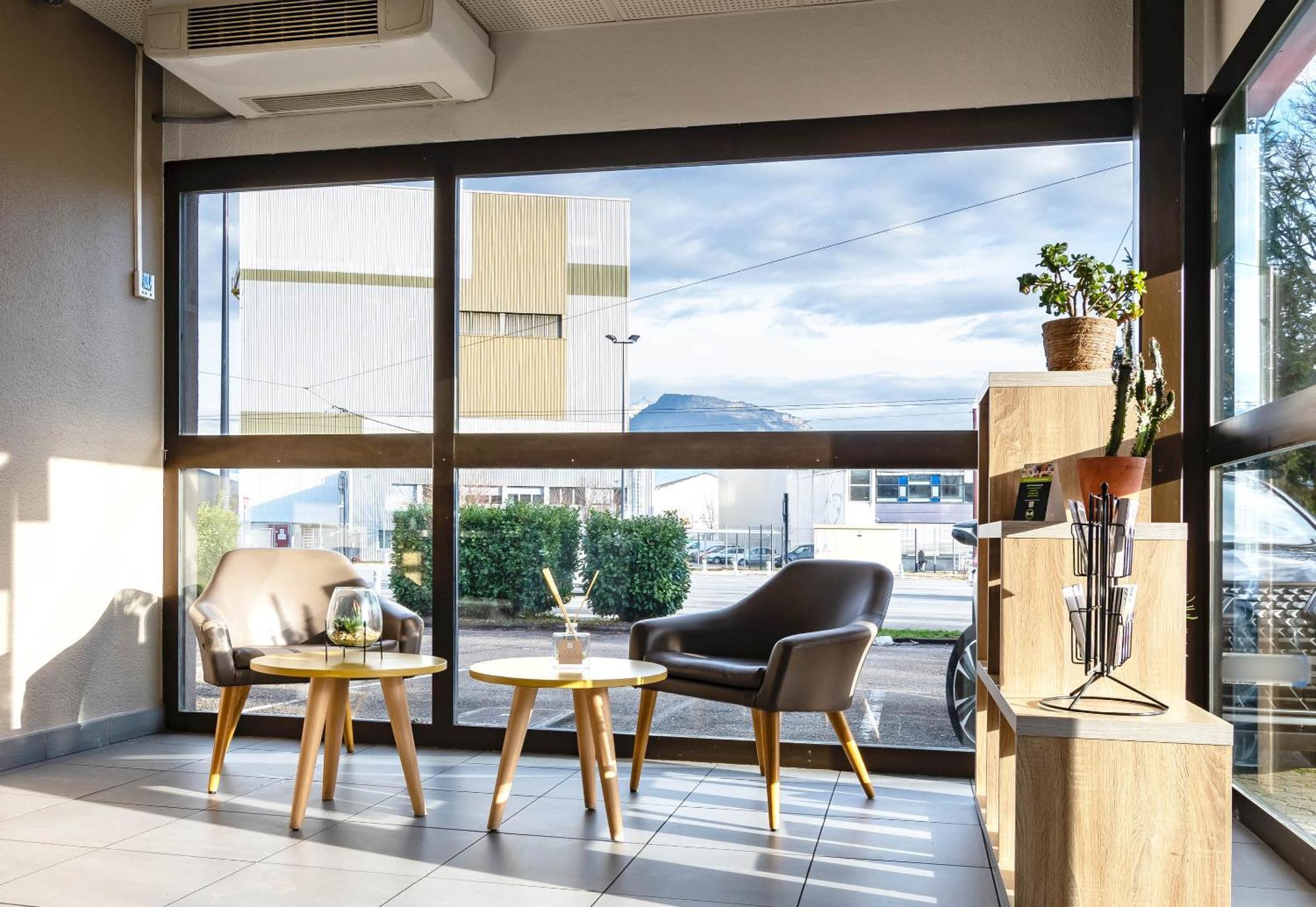 B&B Hotel Grenoble Centre Verlaine Bagian luar foto