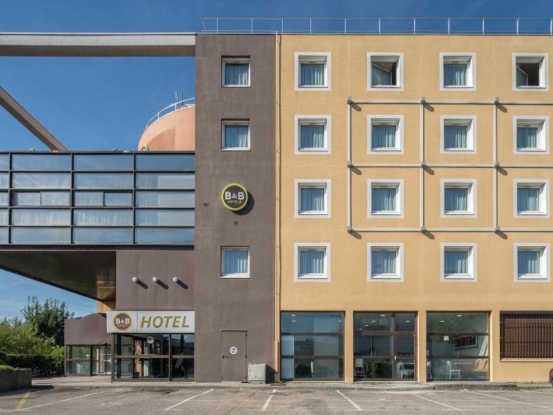 B&B Hotel Grenoble Centre Verlaine Bagian luar foto